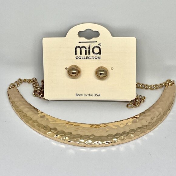 Mia Collection Gold Moon Necklace & Gold Stud Earrings - Picture 5 of 6